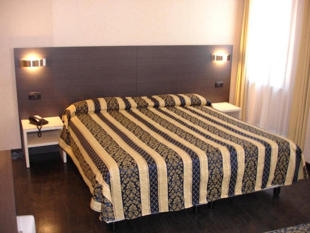 Alfred Hotels Monaco - Ex Forum - Hotel Renove Бюсолей Екстериор снимка